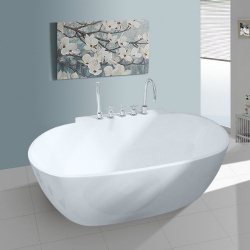 Freestanding acrylic bathtub